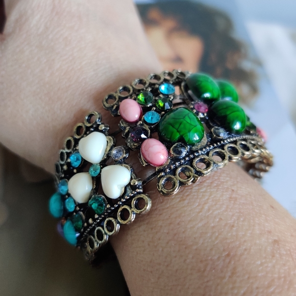 Y2K Multicolor Hearts Bracelet - Picture 6 of 11